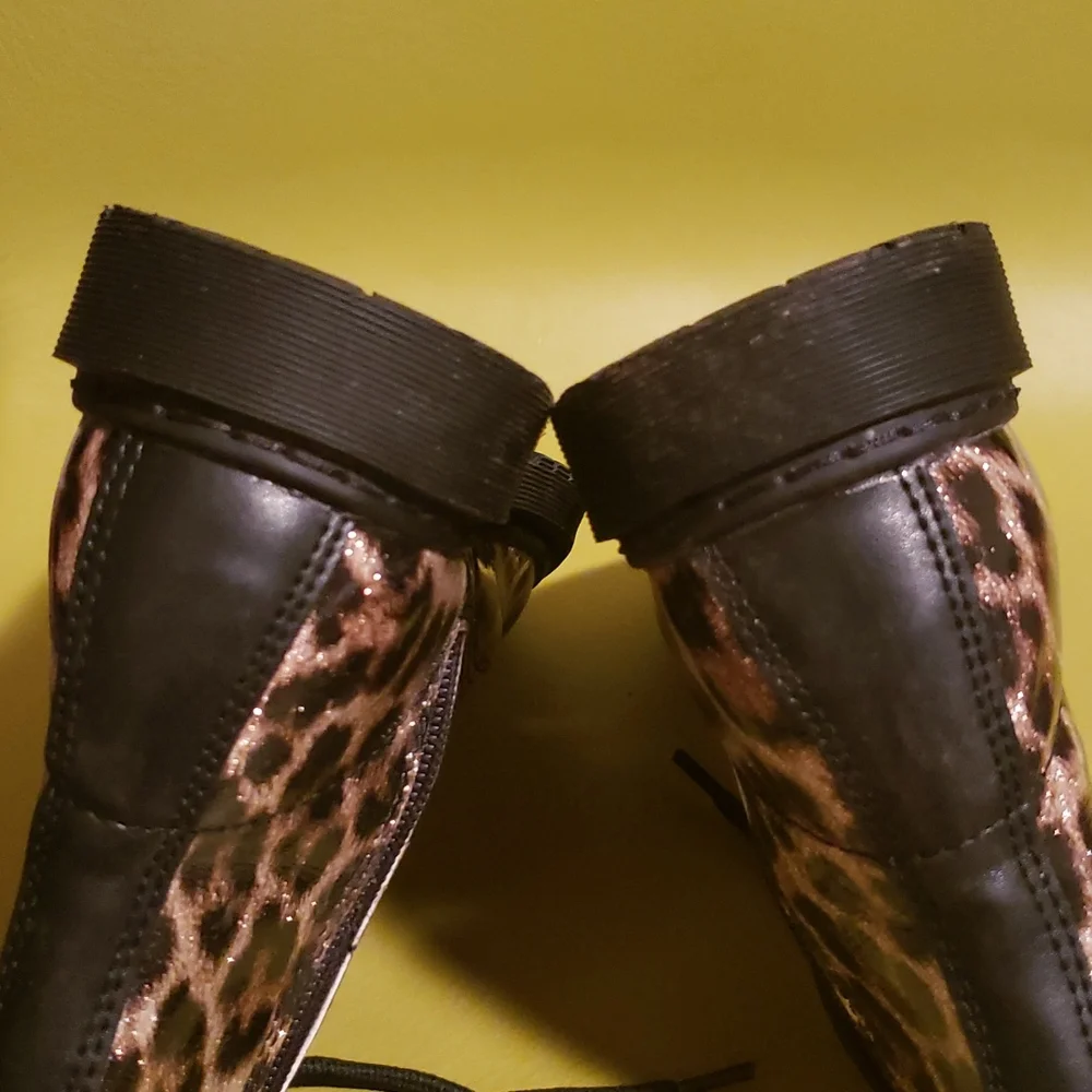 Steve Madden leopard Lace-up/Zipper Combat boots